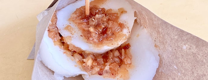 Ghim Moh Chwee Kway 李老三 is one of Singapore Favourites.