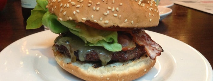 Gourmet Burger Kitchen is one of Posti che sono piaciuti a Corina.