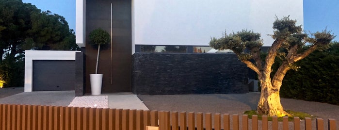 Vale do Lobo Golf & Beach Resort is one of Cities in Portugal and Galicia.