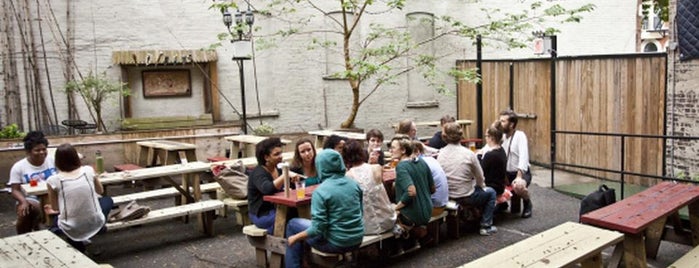 Washington Commons is one of Don't Miss These 15 Summertime Bars.