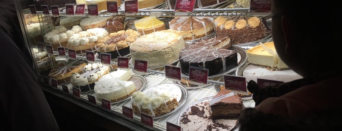 The Cheesecake Factory is one of りょこう.