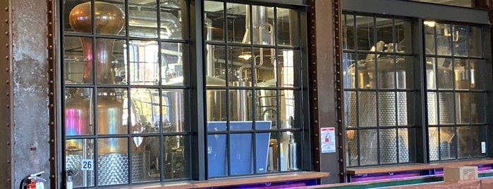 Northern Row BREWERY & DISTILLERY is one of Allison’s Liked Places.