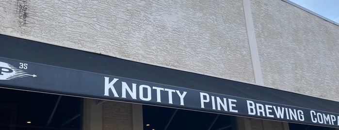 Knotty Pine Brewing is one of Tempat yang Disukai David.