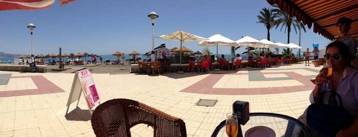 Restaurante Carmen Playa Tropical is one of Tempat yang Disukai Bernard.