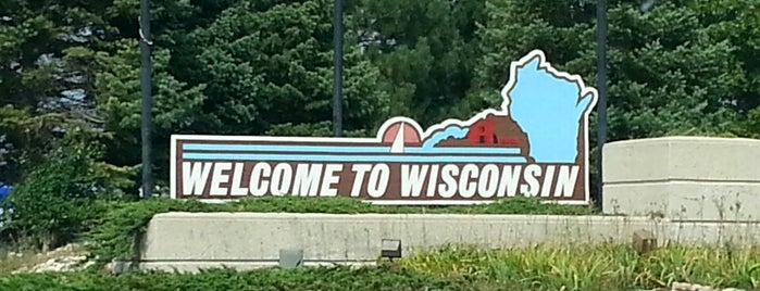Welcome To Wisconsin Sign is one of สถานที่ที่ Matt ถูกใจ.