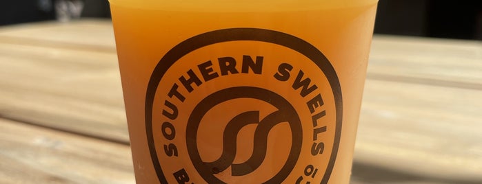 Southern Swells Brewing Co. is one of Locais curtidos por Matt.