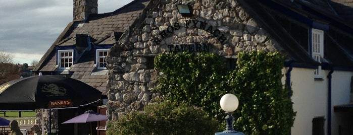 Rhos Fynach Tavern is one of Lugares favoritos de Carl.