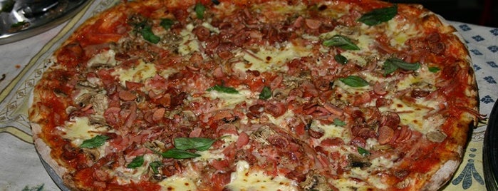 La Gondola - Pizzeria is one of Para comer en #Tulua.