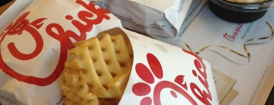 Chick-fil-A is one of Lugares favoritos de AKB.