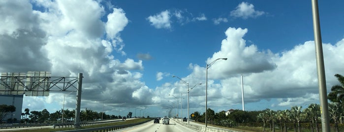 Broward / Miami-Dade County Border is one of Tempat yang Disukai Albert.