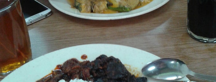 Restoran Pak Ku Selera Timur is one of Makanan seluruh Malaysia.