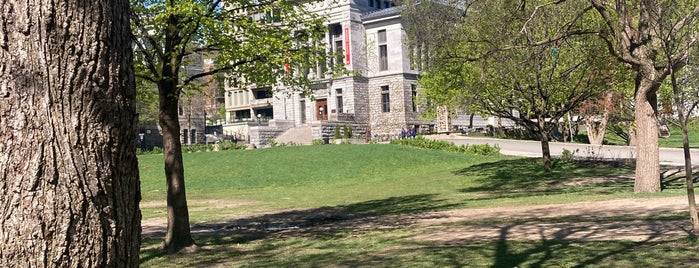 Mcgill University Park is one of Montreal 🇨🇦.