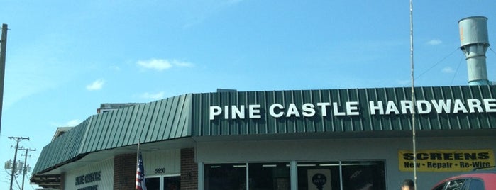 Pinecastle Hardware is one of สถานที่ที่ Robert ถูกใจ.