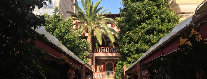 Hostal Corona is one of Los mejores locales en Palma de Mallorca.