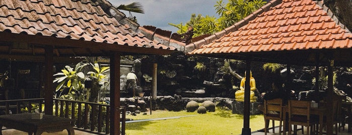 Nasi Ayam Kedewatan Ibu Mangku is one of Bali , Indonesia 🇮🇩.