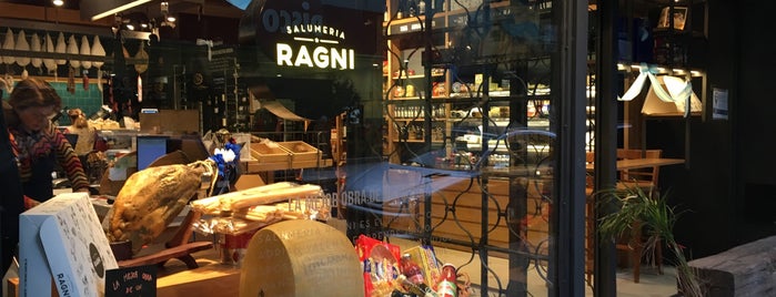 Salumeria Ragni is one of Tempat yang Disukai Max.