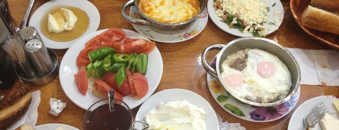 Çakmak Kahvaltı Salonu is one of Lieux sauvegardés par Özge.