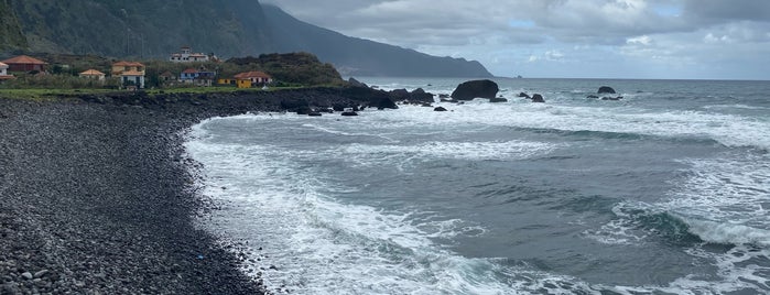 waves porto moniz is one of Más Madeira!.