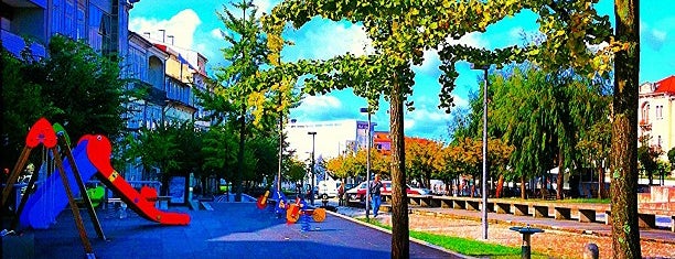 Praça Conde de Agrolongo (Campo da Vinha) is one of Braga Guitarraes Portugal.