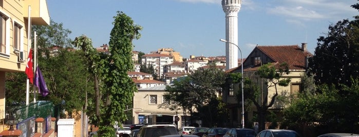 Koşuyolu Camii is one of Lugares favoritos de Şeyma.