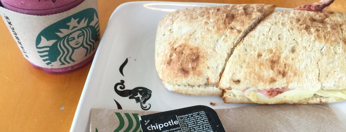 Starbucks is one of Must-visit Food in Cuernavaca.