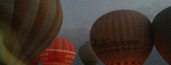Kapadokya Kaya Balloons Take-0ff is one of Lugares favoritos de Hüseyin İlteriş.