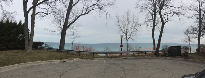 Lake Michigan Lakefront Highland Park is one of Lugares favoritos de Ninah.