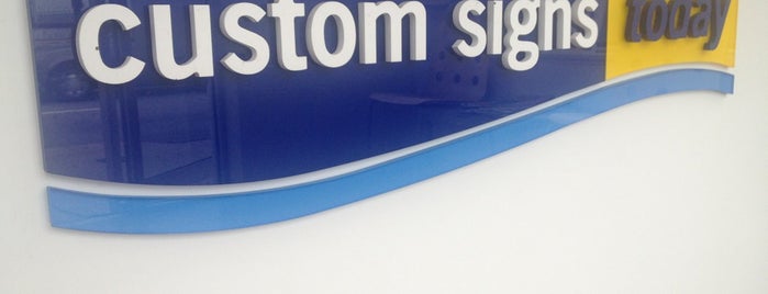 Custom Signs Today is one of Tempat yang Disukai Chester.