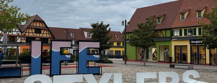 The Style Outlets is one of Einkaufen.