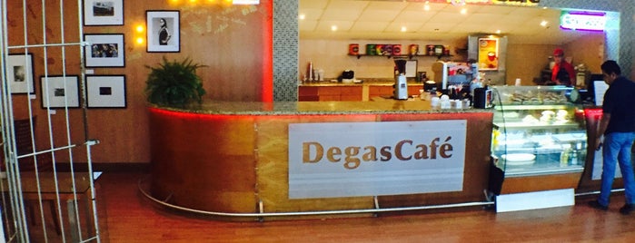 Degas cafe is one of Lugares favoritos 💕.