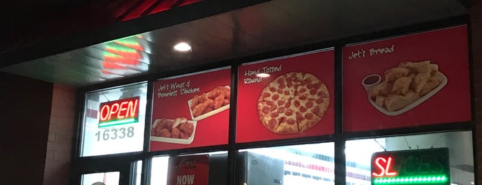 Jet's  pizza is one of Jeremyさんのお気に入りスポット.