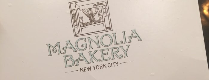 Magnolia Bakery is one of Locais curtidos por Andrea.