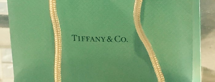 Tiffany & Co. - The Landmark is one of Lugares favoritos de Andrea.