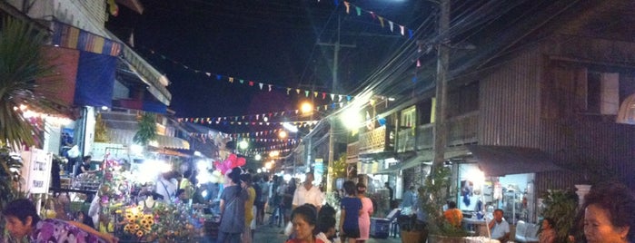 ถนนคนเดิน ตลาดเก่าปราณบุรี 200 ปี is one of huahin.