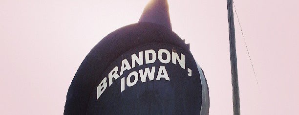 Iowa's Largest Frying Pan is one of World's Largest ____ in the US.