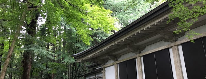 Konjikido (Golden Hall) is one of Tempat yang Disukai ジャック.