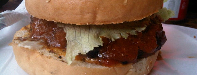 Bite Club Grilled Burger is one of Tempat yang Disukai Lester.
