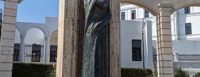 Statuia lui Mihai Eminescu is one of Констанца.