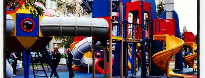 Новая детская площадка is one of Елена : понравившиеся места.