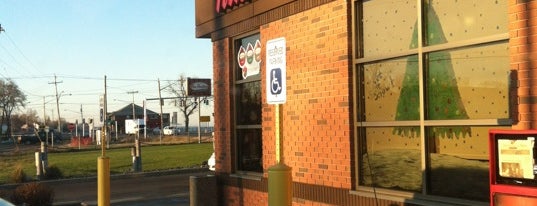 Tim Hortons is one of สถานที่ที่ Emily ถูกใจ.