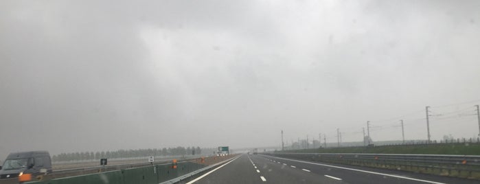 A4 - Novara Ovest is one of Autostrada A4 - «Serenissima».