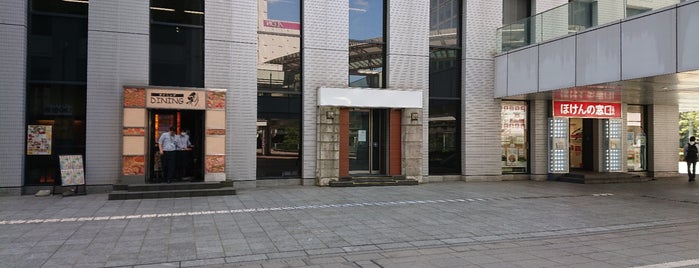 上島珈琲店 is one of 電源カフェ（緊急用）.