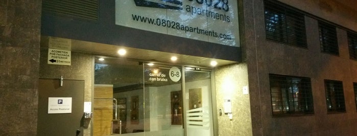 08028 Apartments is one of Mariana 님이 저장한 장소.