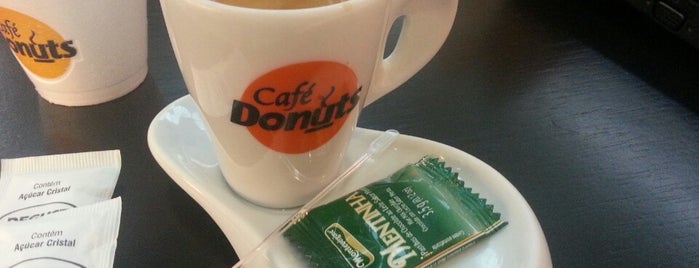 Café Donut's is one of Lugares....
