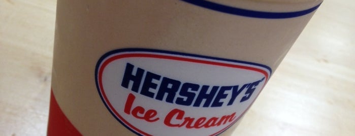 Hershey's Ice Cream is one of Tempat yang Disukai Angelo.