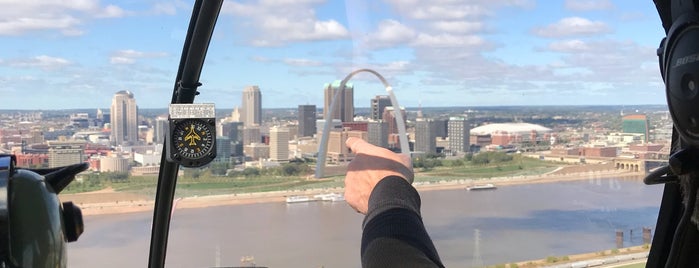 Gateway Arch Helicopter Tours is one of Best Dates in STL.