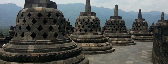 Candi Borobudur (Borobudur Temple) is one of Bali Vetted.