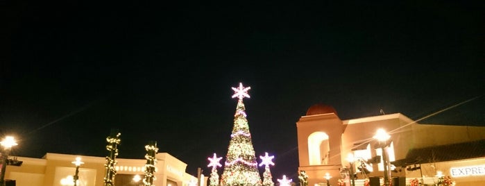 Waterfall @ Wiregrass Mall is one of Gespeicherte Orte von Kimmie.