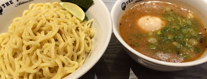 The Tsujita Artisan Noodle is one of Locais curtidos por Brandon.