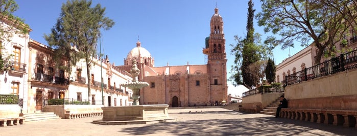 Plaza de Armas is one of Lugares favoritos de Claudia.